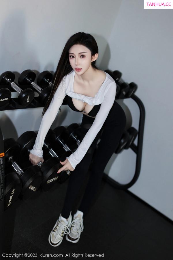   [XiuRen]高清写真图 2023.11.23 No.7705 田兮白 运动美腿第24张图片
